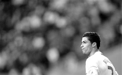 米体：伊尔迪兹的续约谈判因薪水问题陷入僵局，众豪门虎视眈眈（米体：薪资分歧致伊尔迪兹续约停滞，多家豪门紧盯其动向）