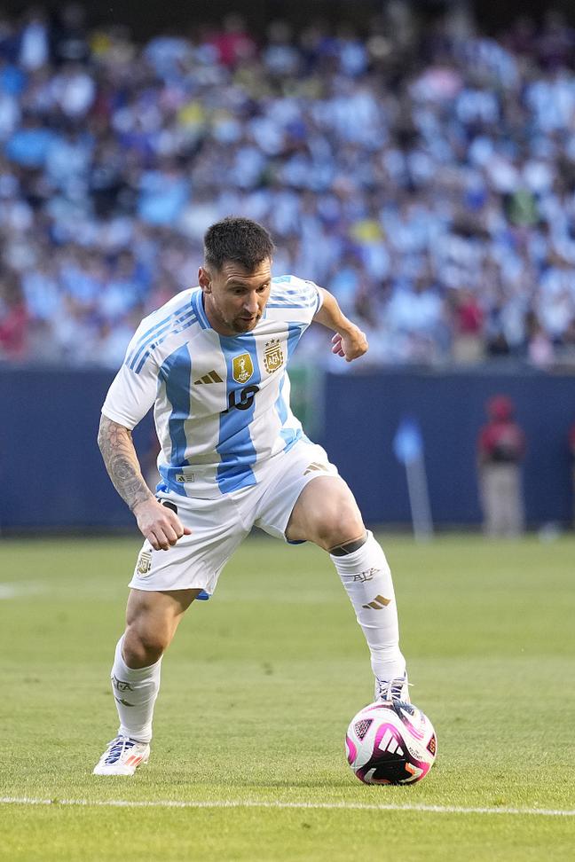 德泽尔比：我没和国米接触过；路易斯-恩里克需要信任（德泽尔比否认与国米有接触，称路易斯-恩里克应获信任）