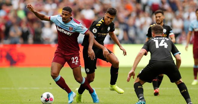 西海岸总经理：杨智、刘健、毛雷尔等人将跟随邵佳一加入国足（西海岸总经理宣布：杨智、刘健、毛雷尔等将与邵佳一一道加盟国足）