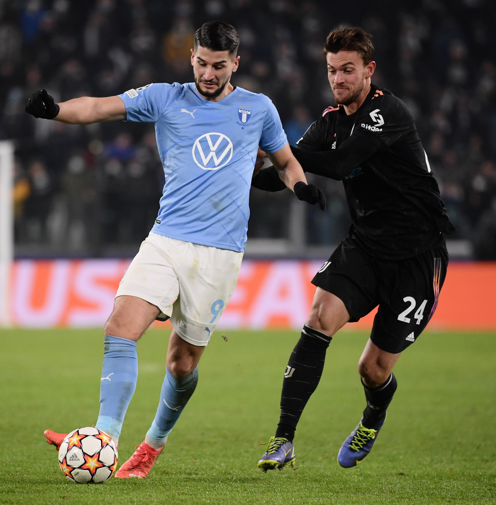 辽宁男篮三连胜王哲林状态火热（辽宁男篮豪取三连胜，王哲林火力全开）