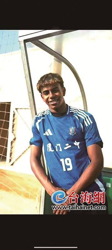 中超赛场争议判罚：VAR判罚引发热议,（中超赛场判罚惹争议：VAR介入成热议焦点）