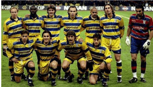 NBA：勇士主场击败灰熊 库里狂砍45分（库里轰45分，勇士主场力克灰熊）