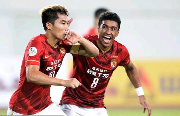 青训负责人：埃斯特旺曾在脚趾骨折的情况下坚持上场（青训主管披露：埃斯特旺脚趾骨折仍坚持出战）