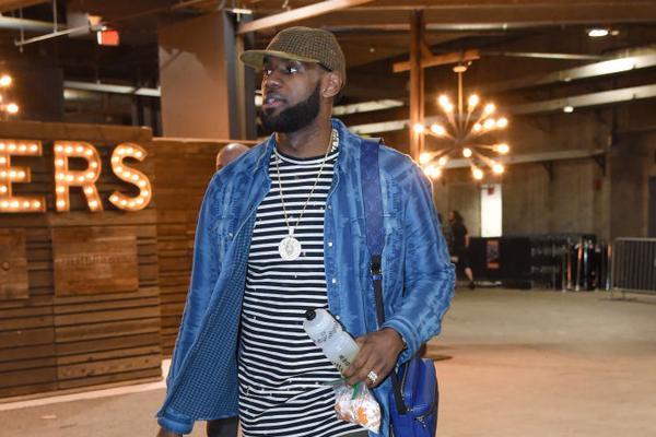 体育总局：鼓励境外优质资本投资，依法依规创设新职业化赛事（体育总局：支持引入优质境外资本，依法合规打造新型职业赛事）