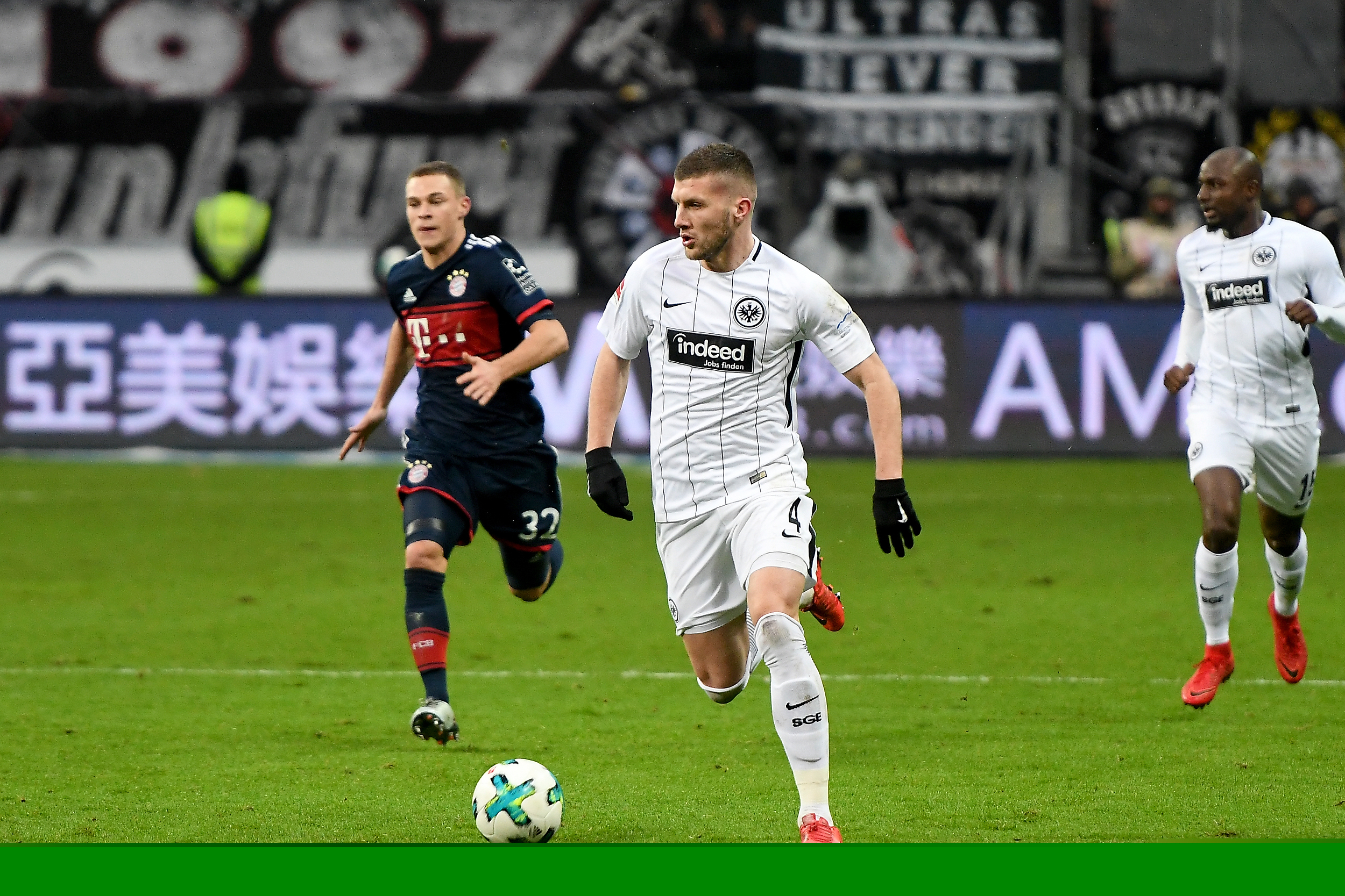 德天空：帕利尼亚原本想留队，但拜仁高层明确建议他转会