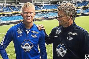 李扬两次失误葬送好局！盯人不紧，踢人送点，蓉城球员集体不满