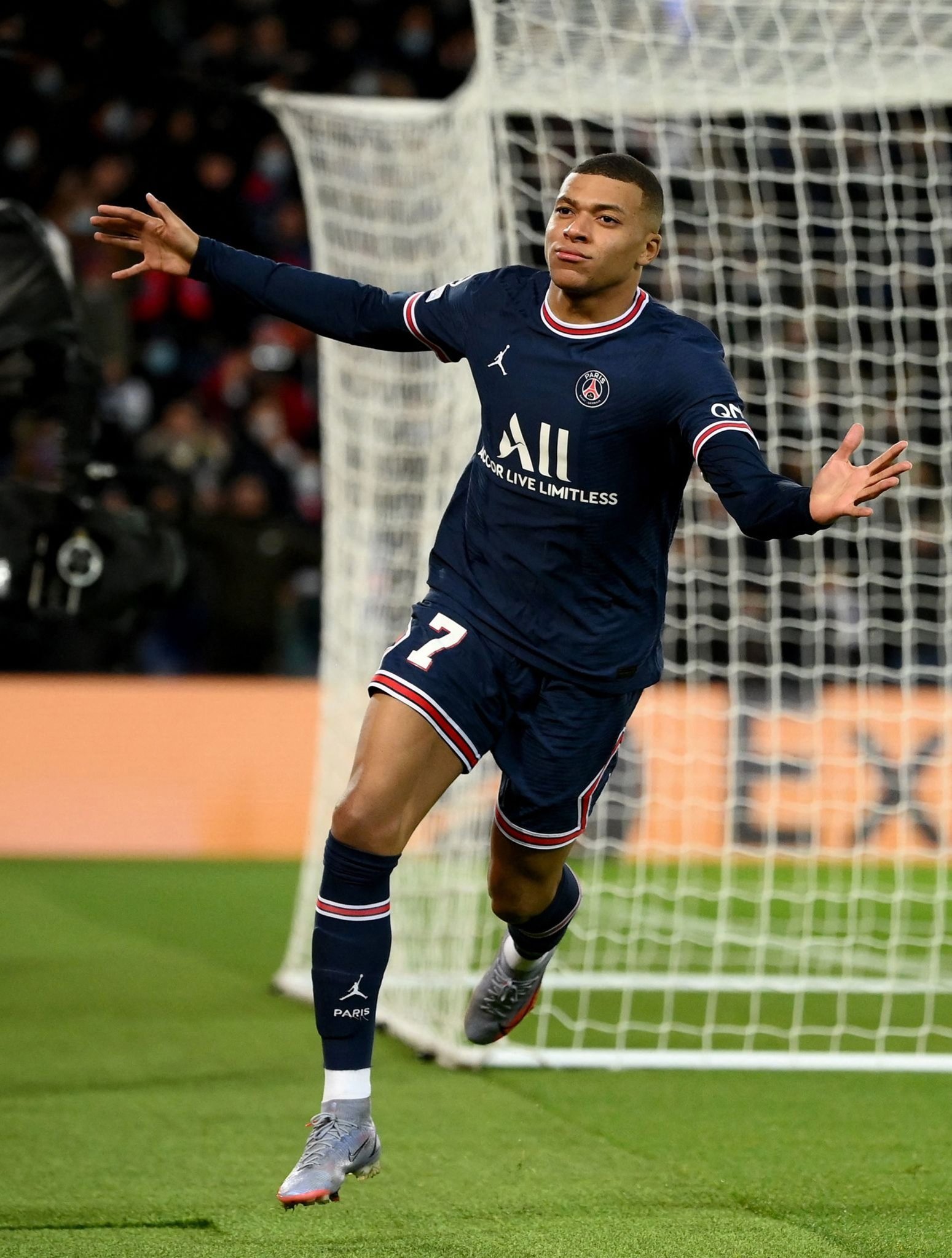 毕包边后卫莱奎：亚马尔与众不同，我们会尽力限制他（莱奎：亚马尔太特别，毕巴将全力限制其发挥）