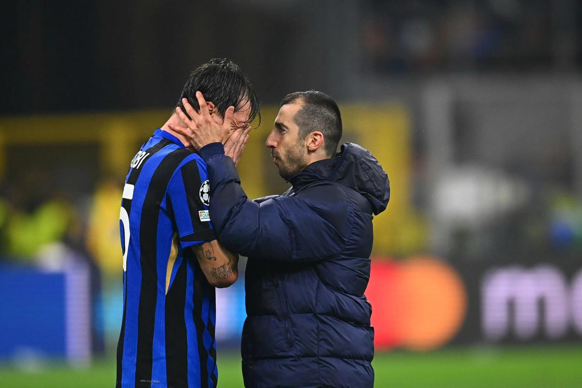 官方：凯塞多踩踏对手染红停赛3场 盖耶掌掴队友停赛2场（官方通报：凯塞多踩踏染红禁赛三场，盖耶掌掴队友禁赛两场）