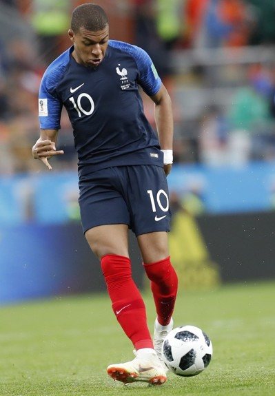 亚当·沃顿的欧冠梦：曼联的挑战与机遇（亚当·沃顿逐梦欧冠：曼联的困境与契机）