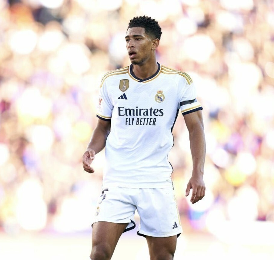 孔帕尼：我们已经给迪亚斯放假了，这样他能在精神上完全恢复（孔帕尼：迪亚斯已获假期，以便彻底恢复精神）