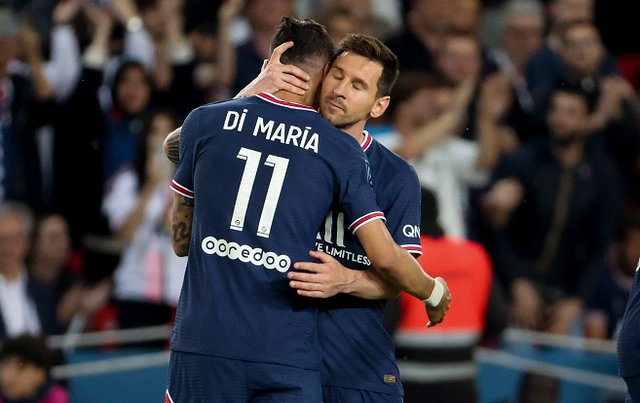 复出状态不错！库里首节6中4拿到10分（库里复出手感火热：首节6投4中拿下10分）