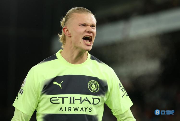 梅开二度，弗格森成为第3位代表意大利球队欧战进球的爱尔兰人（独中两元，弗格森成第3位为意大利球队在欧战建功的爱尔兰球员）