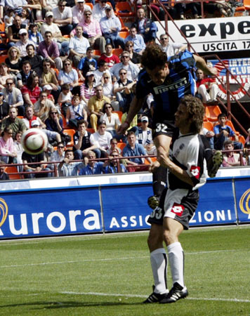 云南外援奥斯卡连续七场联赛参与进球，刷新个人中超最长纪录