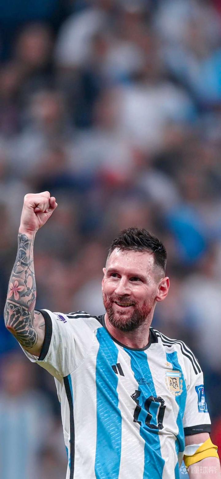 维拉客场4-3逆转布莱顿，终结其英超主场不败纪录，升至第三名。（阿斯顿维拉客场4-3逆转布莱顿，终结对手英超主场不败并升至积分榜第三）