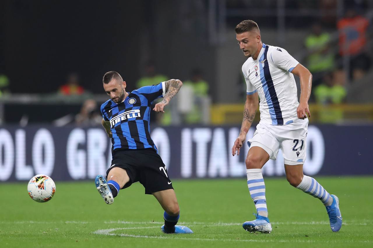 奥地利锁定小组第一，时隔28年重返世界杯决赛圈！（奥地利夺小组头名，暌违28年再进世界杯正赛！）