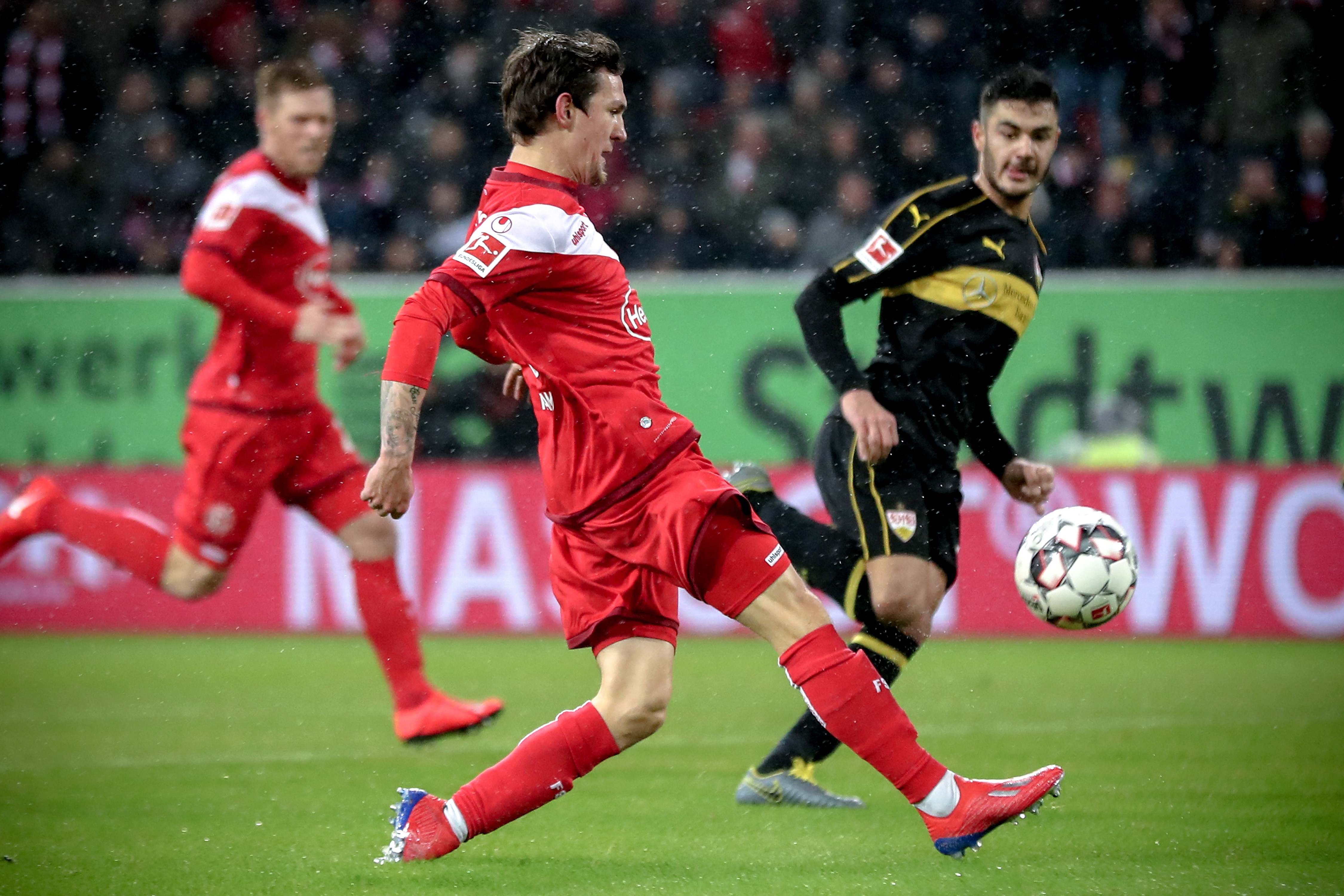 罗体：罗马希望先租后买签法比奥-席尔瓦，狼队要1500万欧