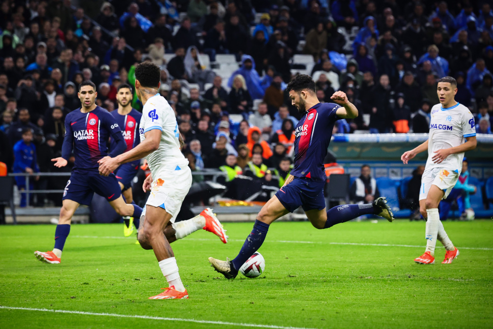 新援上来第一脚就进球（新援登场首次触球即破门）