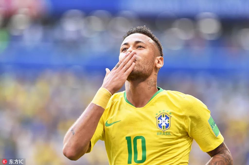 记者：在安古伊萨伤势确定后，那不勒斯立即瞄准了弗拉泰西